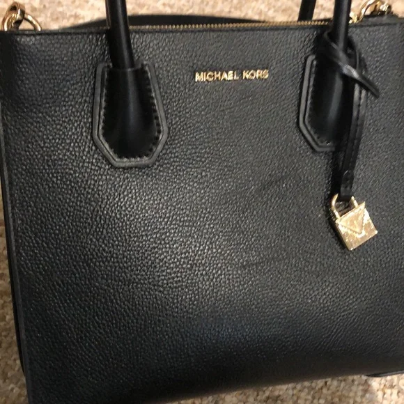 Michael Kors Black Satchel Crossbody Handbag w/adjustable strap & key holder - Picture 10 of 14